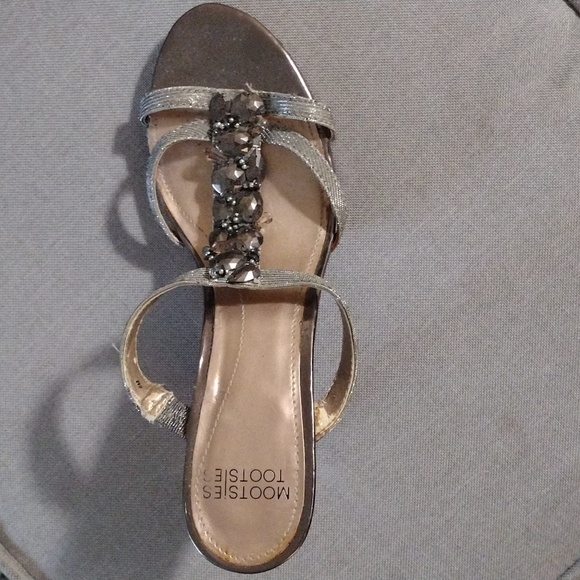 Mootsies Tootsies Metallic Strappy Sandals - Picture 2 of 4